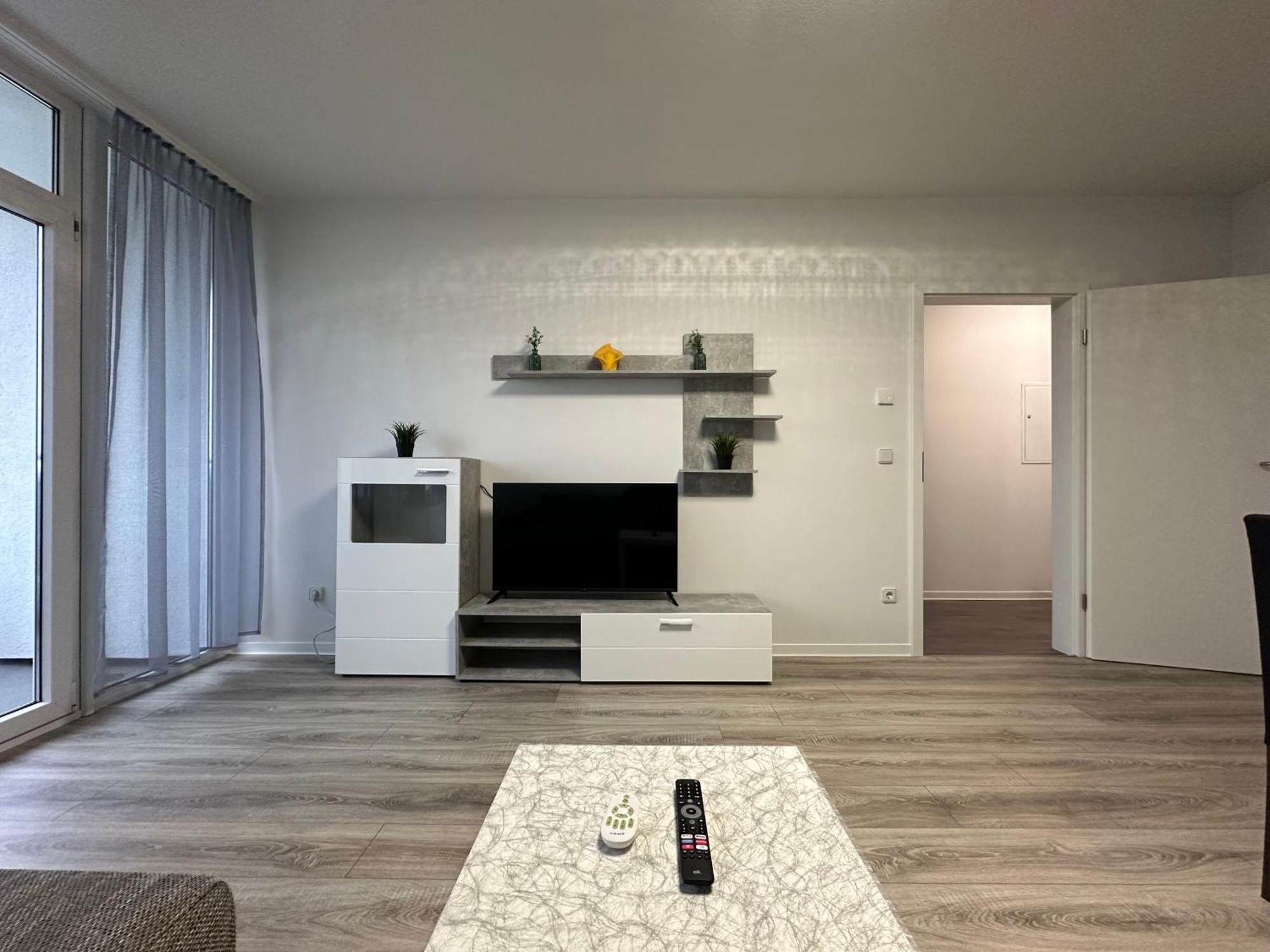 Olis Appartement In Neuss Esterno foto